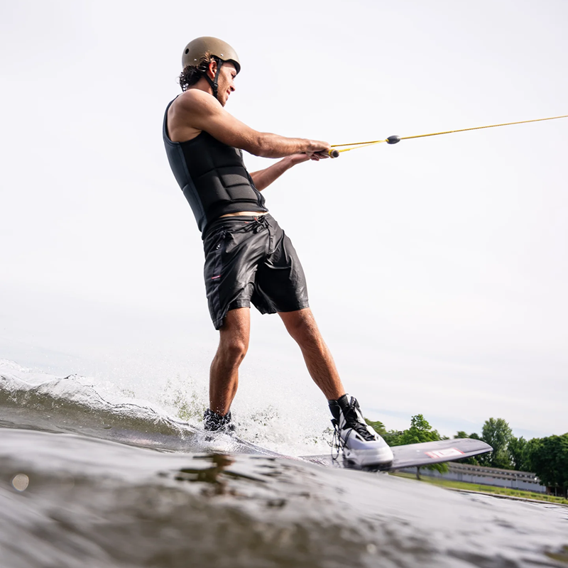 FOLLOW Men's Section Impact Vest - BLACK