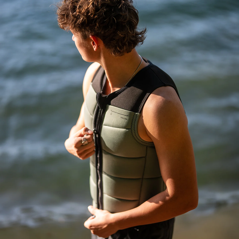 FOLLOW Men's Section Impact Vest - BLACK/PETINA